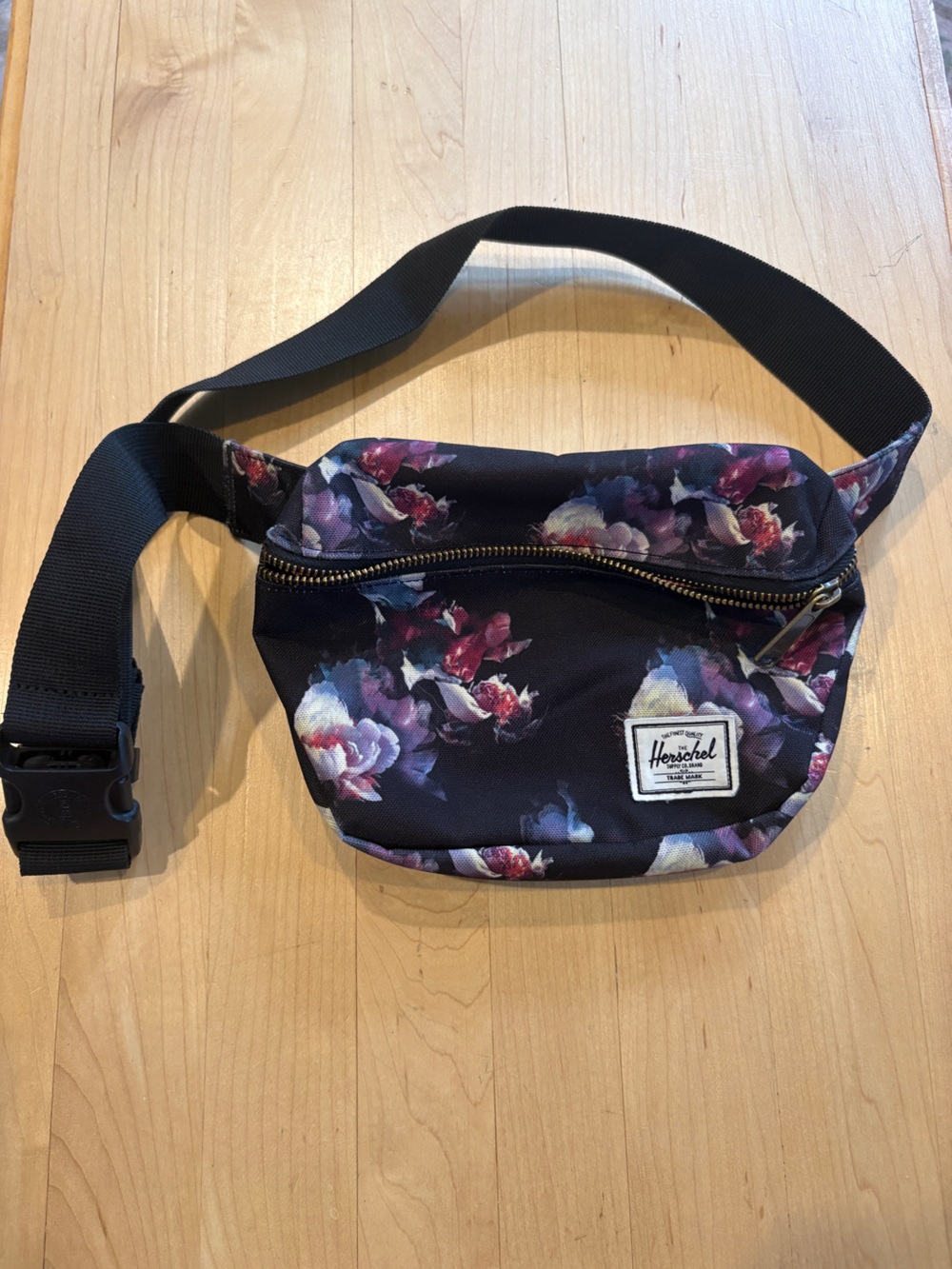 Herschel Fifteen Hip Pack- Floral Black Crossbody Belt Bag
